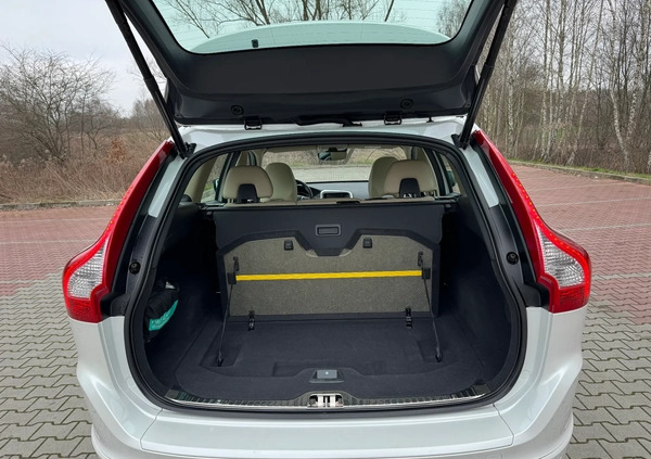 Volvo XC 60 cena 124900 przebieg: 100569, rok produkcji 2017 z Kraków małe 191